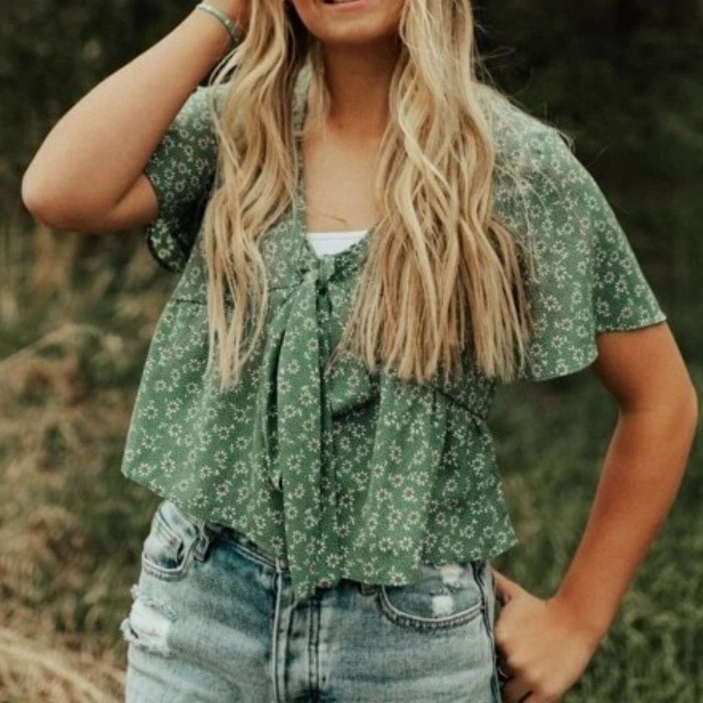 Boho Floral print front tie babydoll peplum crop top green - Picture 4 of 7